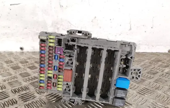 Honda CR-V Fuse module 116RA000021