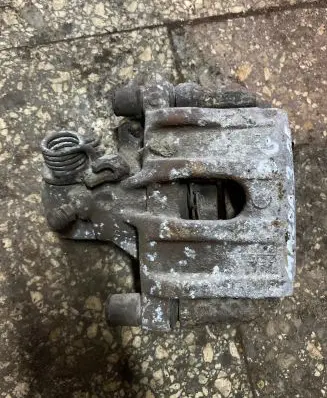 Mazda 3 I Rear brake caliper