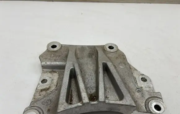 Opel Vivaro Engine mounting bracket 9830282280
