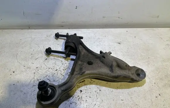 Volvo V70 Front lower control arm/wishbone