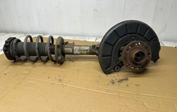 Volkswagen Tiguan Front wheel hub spindle knuckle