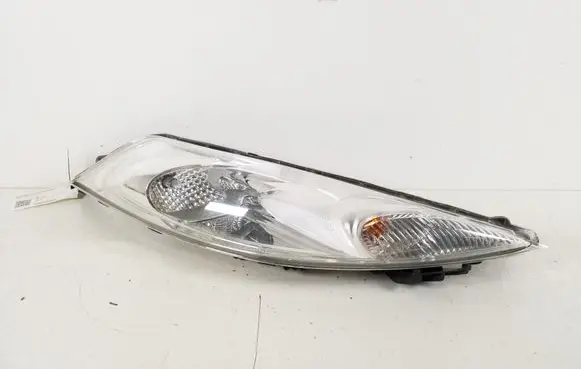 Nissan Juke I F15 Headlight/headlamp