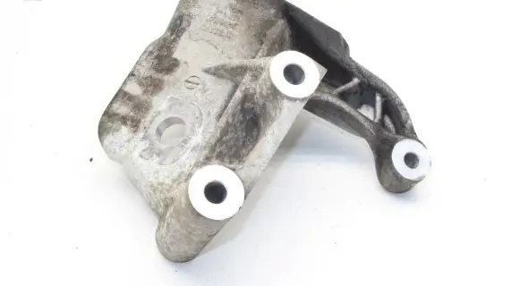 Volvo XC60 Engine mounting bracket 31430490