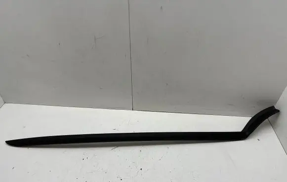 Volvo C40 Windshield trim 32262941
