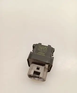 Toyota Auris 150 Glow plug pre-heat relay 2861067010 1567000671