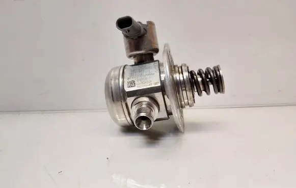 BMW 2 F45 Fuel injection high pressure pump 0261520249 7636881