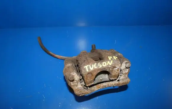 Hyundai Tucson TL Rear brake caliper