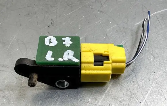 Volkswagen PASSAT B7 Airbag deployment crash/impact sensor 5N0959351B
