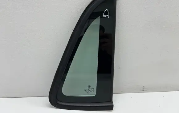 Volkswagen Polo V 6R Rear side window 43R-001564