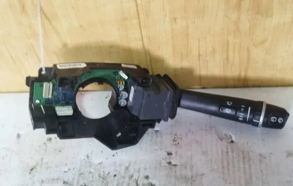 Volvo XC90 Wiper control stalk 31268565 10W17D