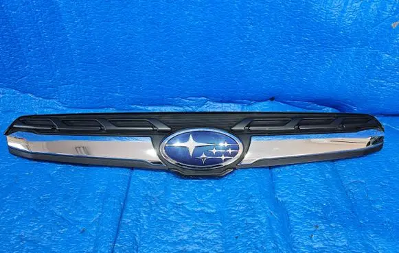 Subaru Forester SJ Front bumper upper radiator grill 91122SG090