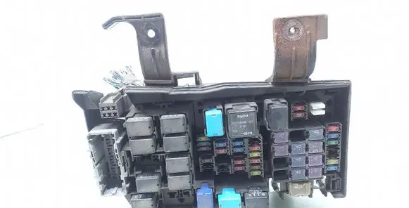 Mazda 6 Fuse module