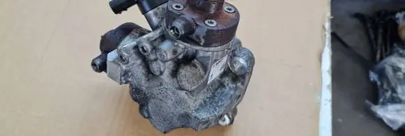 Audi Q7 4M Fuel injection high pressure pump 059130755CG 0445010806