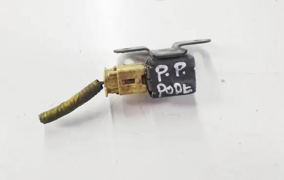Suzuki Grand Vitara II Airbag deployment crash/impact sensor 38930-65j00