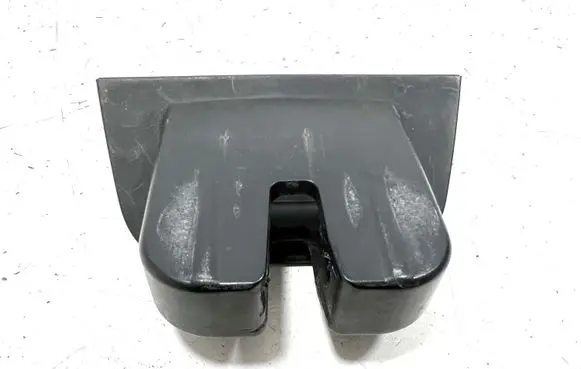 Audi A4 S4 B7 8E 8H Tailgate/boot lid lock trim 8E9827520A