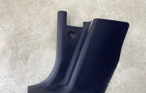 Foot area side trim