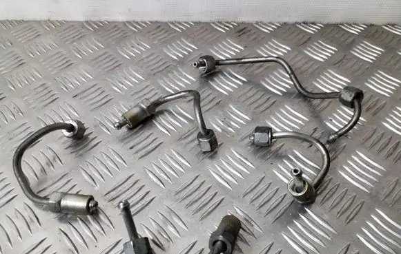 Opel Mokka Fuel injector supply line/pipe 