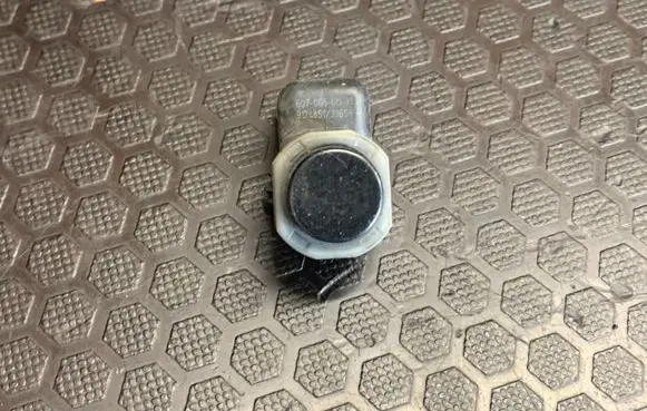BMW 7 F01 F02 F03 F04 Parking PDC sensor 607065 2711081811 9173106