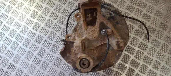 Ford Mondeo MK II Rear wheel hub