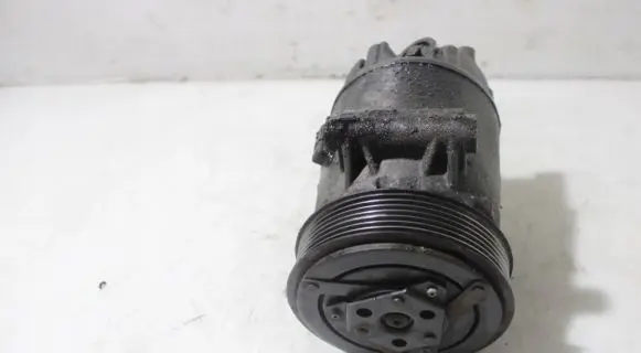 Renault Megane II Air conditioning (A/C) compressor (pump)