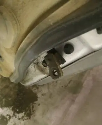 KIA Sorento Rear door check strap stopper