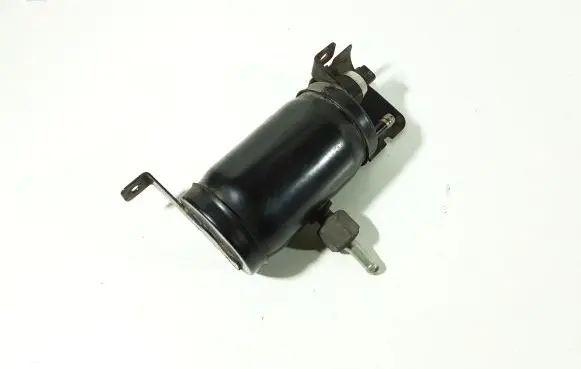 Vacuum air tank