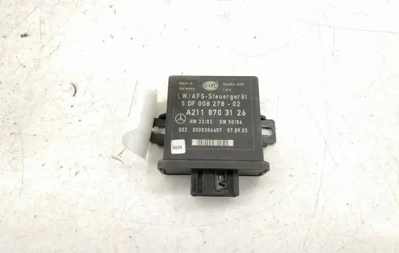 Mercedes-Benz E W211 Light module LCM A2118703126 2118703126
