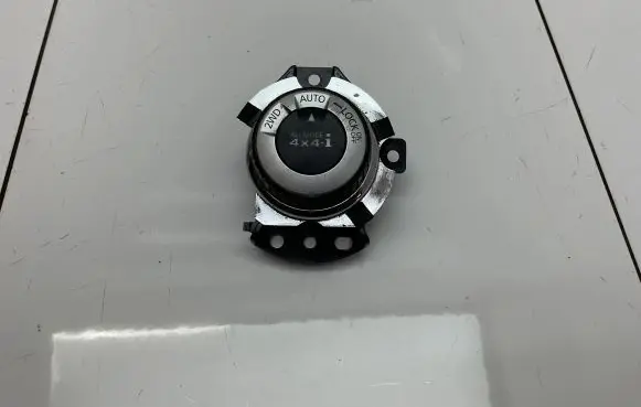 Nissan X-Trail T32 Differential lock switch 969U74CE2A
