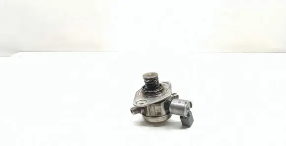 BMW X3 F25 Fuel injection high pressure pump 7610761 13517610761 0261520131