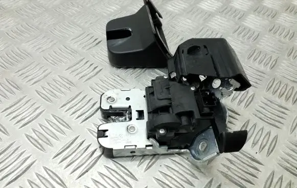Volkswagen Jetta VI Tailgate/trunk/boot lock/catch/latch 5C68275850 5C6827520