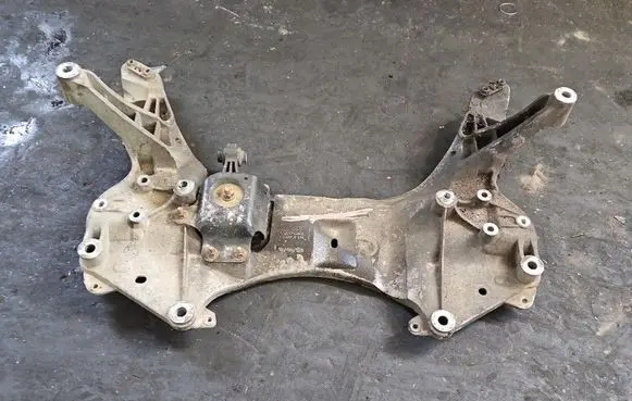 Jeep Cherokee Front axle beam 04877643AD IMPRK1562266