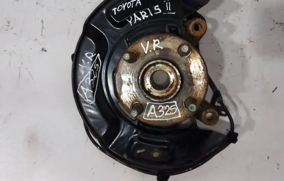 Toyota Yaris Front wheel hub spindle knuckle 19255