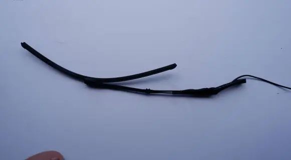 Tesla Model Y Windshield/front glass wiper blade 