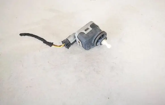 Opel Astra G Headlight level adjustment motor 90590665