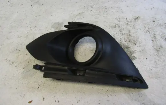 Front fog light trim/grill