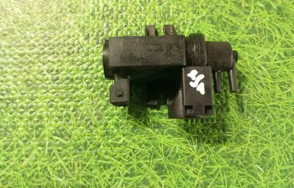 BMW X5M E70 Turbo solenoid valve 7626351