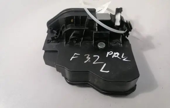 BMW 1 E81 E87 Coupe door lock (next to the handle) 7202145