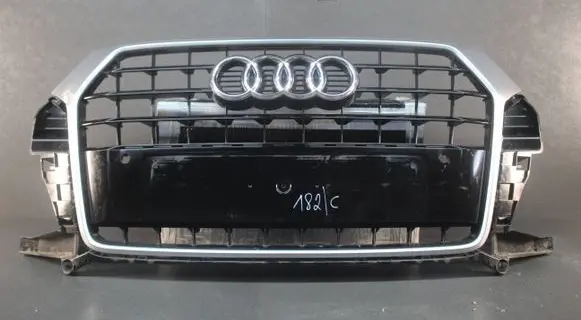 Audi Q5 SQ5 Front bumper upper radiator grill 8U0853653N 8U0853653P