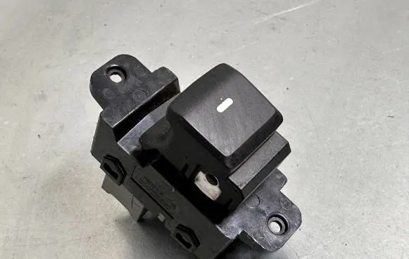 Hyundai i20 (GB IB) Electric window control switch 93580C7020