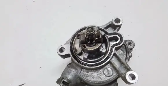 Volvo S60 Vacuum pump 31375107