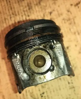 Peugeot 407 Piston 085190