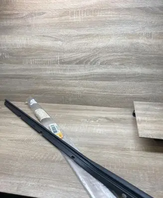 Volkswagen Golf Plus Rear door window/glass frame 5M0839478 5M0837477