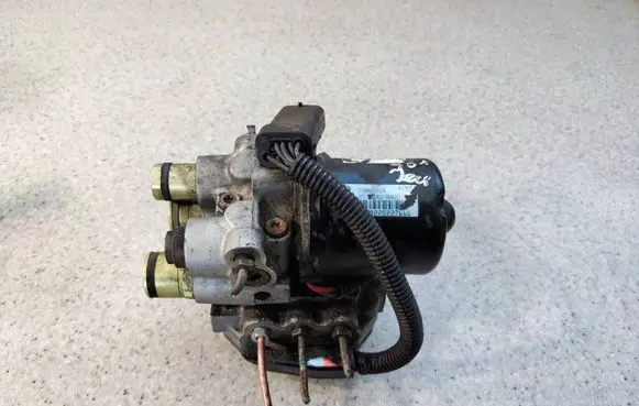 Jeep Grand Cherokee ABS Pump 52008824