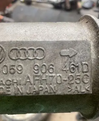 Audi A4 S4 B6 8E 8H Mass air flow meter 059906461D AFH7005C