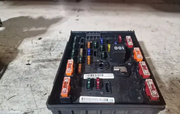Volkswagen Sharan Fuse module 3C0937125A
