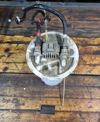 Ford Focus In-tank fuel pump AV619275BE 0580207005