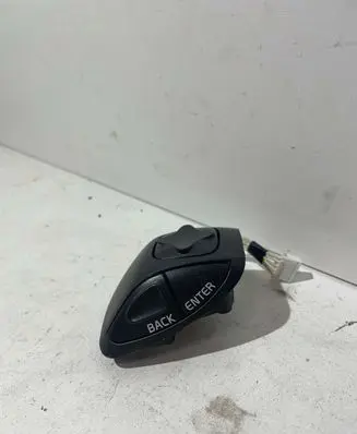 Volvo XC90 Steering wheel buttons/switches 8685489