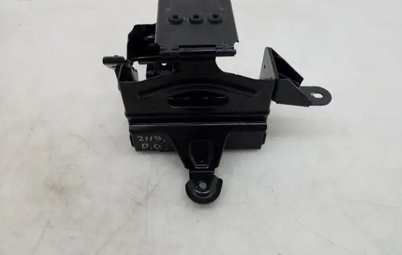 Battery bracket