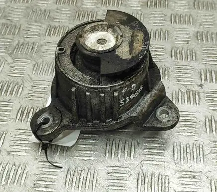 Mercedes-Benz Vito Viano W447 Engine mount bracket A4472411400