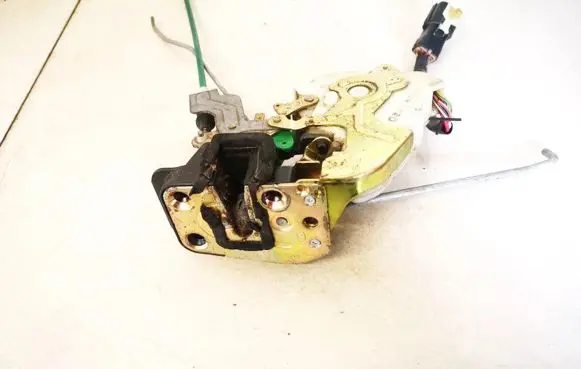 KIA Sorento Front door lock